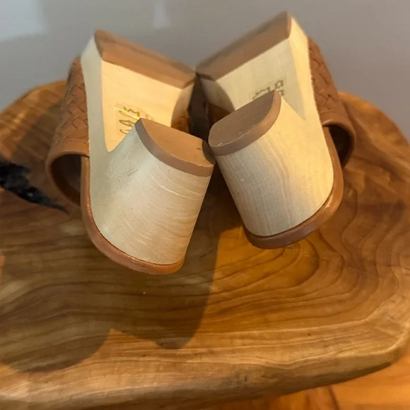 Madewell Tan Woven Mules - Picture 7 of 8